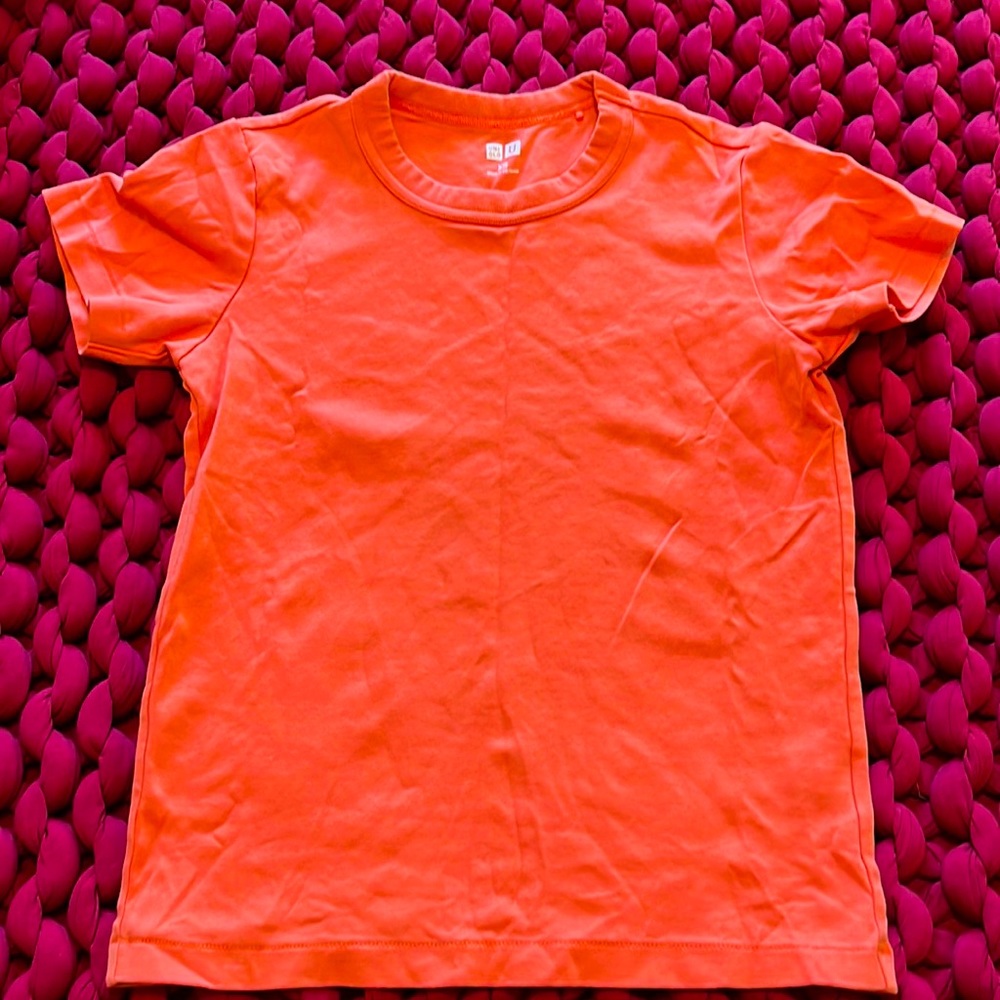 Uniqlo Basic Tee